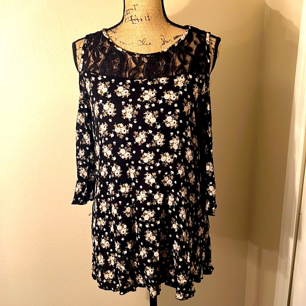Gemstone maternity blouse